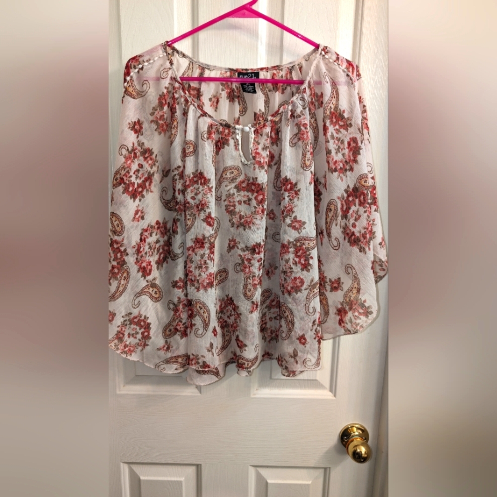 XL Rue 21 Poncho Style White Floral Blouse